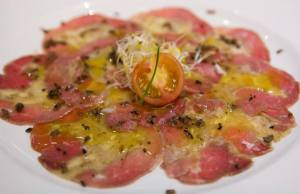 Carpaccio de Ibérico relleno de trufas y boletus