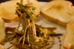 Terrina de Foie a la sal con chips de puerro y dulce de café